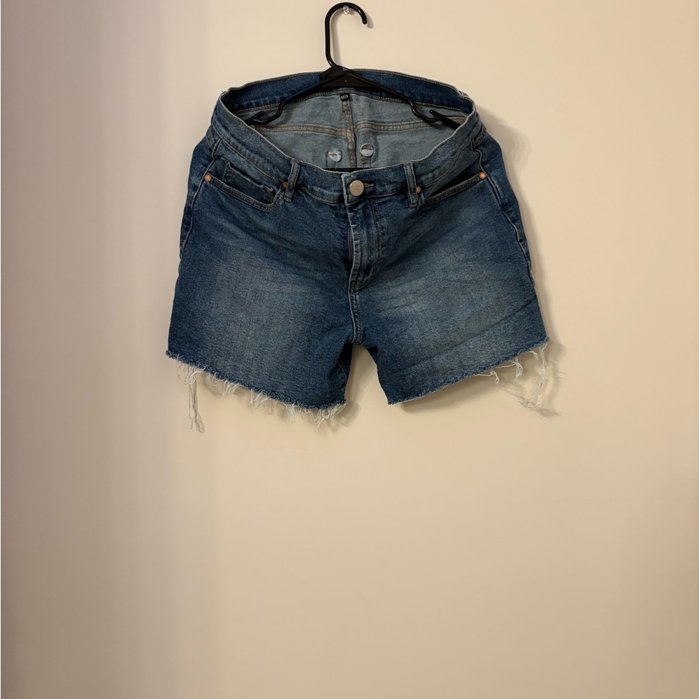 1822 Denim Blue Frayed Jean Shorts